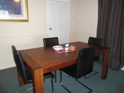 AMELIA STREET GLADSTONE 5 BEDROOMS - Accommodation Brisbane 2