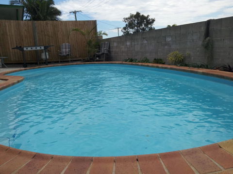 AMELIA STREET GLADSTONE 5 BEDROOMS - Accommodation Brisbane 5