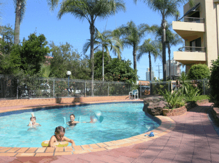 Grangewood Court Holiday Apartments - Accommodation Brisbane