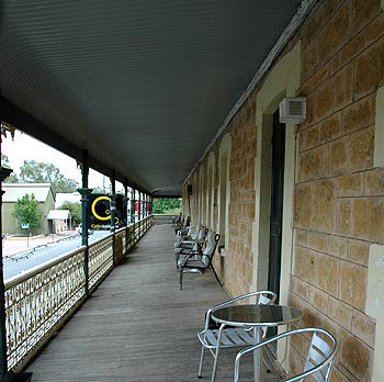 Hotel Mannum - Accommodation Brisbane 0
