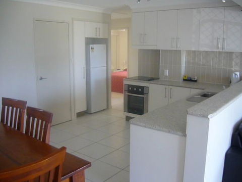 L'Amor Holiday Apartments - Accommodation Brisbane 3