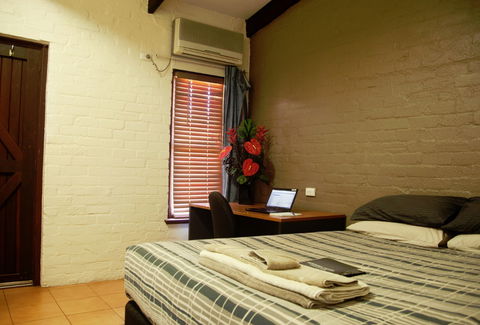 Newman Hotel Motel - Accommodation Brisbane 1