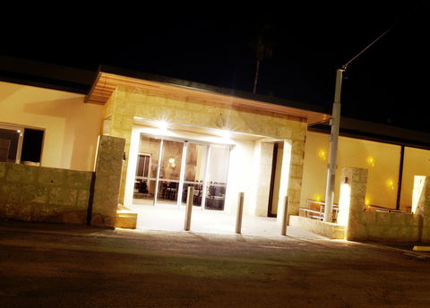 Newman Hotel Motel - Accommodation Brisbane 4