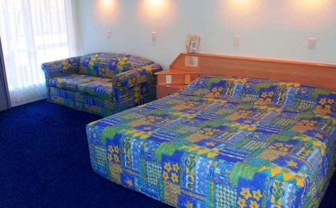 Runaway Bay Motor Inn - Accommodation Brisbane 2