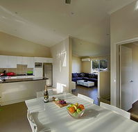 Middle Rock Holiday Resort - Accommodation Brisbane