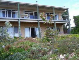 The Dog And Cockle Beach House - Accommodation Brisbane 0