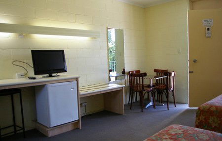 Mulgrave Court Motor Inn - Accommodation Brisbane 2