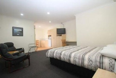 Lakeview Motor Inn - Accommodation Brisbane 1