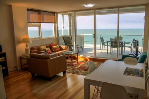 84 The Spit - Accommodation Brisbane 3