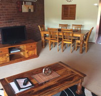 Cleveland Visitor Villas Motel  Shailer Park Garden Villas - Accommodation Brisbane