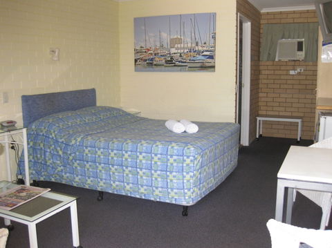 Twin Pines Motel - Accommodation Brisbane 0
