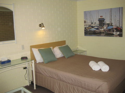 Twin Pines Motel - Accommodation Brisbane 2