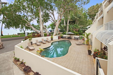 Marlin Waters Beachfront Apartments - Accommodation Brisbane 1