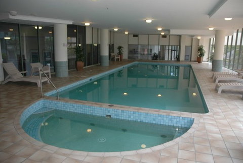 Meriton Apartments - Accommodation Brisbane 1