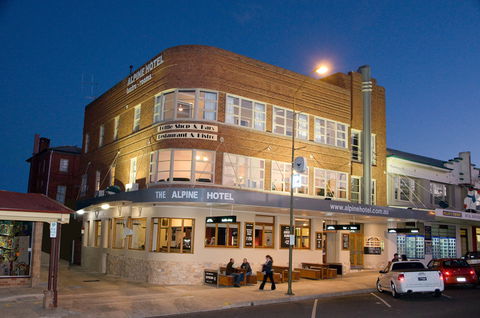 Alpine Hotel - Accommodation Brisbane 0