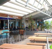 Beachfront Hotel - Accommodation Brisbane