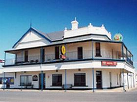 Seabreeze Hotel - Accommodation Brisbane 0