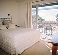 Tinnies At Back Creek Vineyard - Accommodation Brisbane