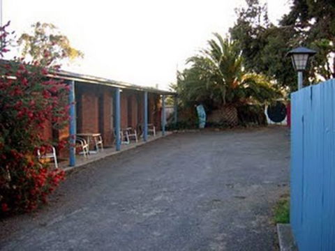 La Cochon Rose Motel & Art Gallery - Accommodation Brisbane 0
