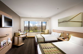 Crowne Plaza Canberra - Accommodation Brisbane 1