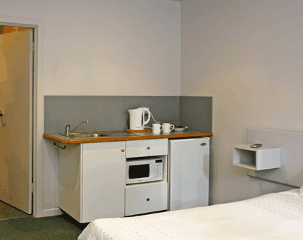 Leisure Inns Waterfront Lodge - Accommodation Brisbane 3