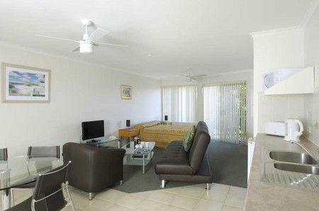Beachcomber Resort - Accommodation Brisbane 4