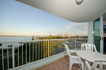 Crystal Bay Resort - Accommodation Brisbane 1