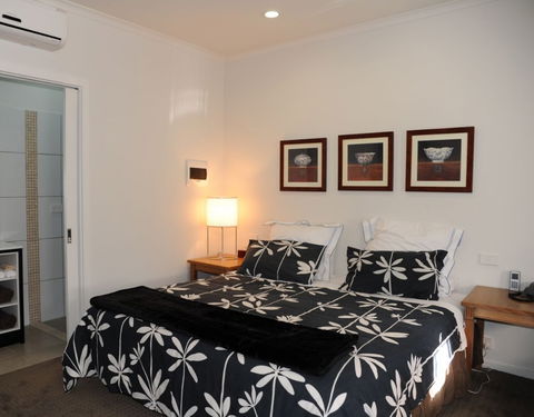 Norwood House Motel & Reception Centre - Accommodation Brisbane 2