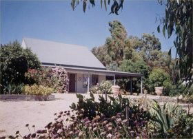 Brackley Cottage - Accommodation Brisbane 0