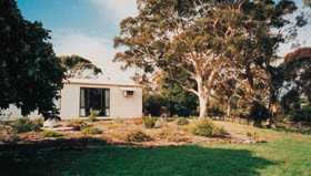 R&r Country Cottage - Accommodation Brisbane 0