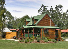 Mystic Mountains Holiday Cottages - Accommodation Brisbane 0