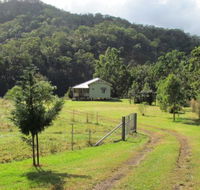 Eighteen Mile Cottage and Homestead