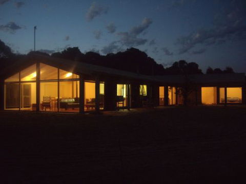 Walkerville South Accommodation - Accommodation Brisbane 0