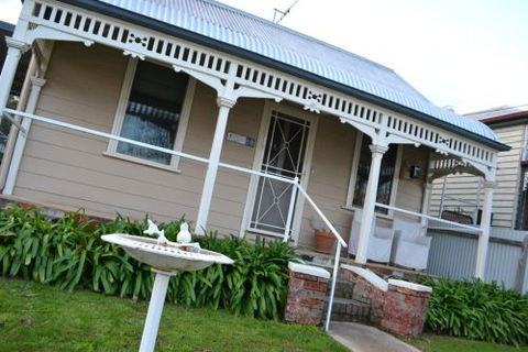 The Little Bird House - Accommodation Brisbane 0