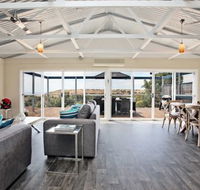 Coral Sands Luxury Beach House - Accommodation Brisbane