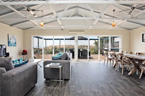 Coral Sands Luxury Beach House - Accommodation Brisbane 0