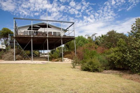 Coral Sands Luxury Beach House - Accommodation Brisbane 7