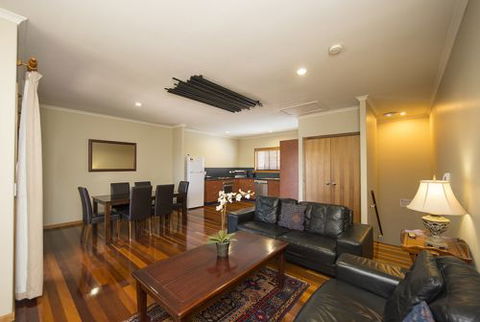 Portside Executive Aparments - Accommodation Brisbane 2