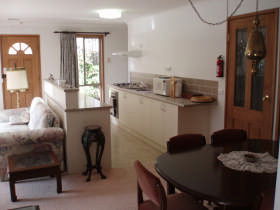 Adrienne's Place On Hill - Accommodation Brisbane 0