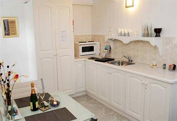 Annie Roe's Luxury Bed & Breakfast - Accommodation Brisbane 3