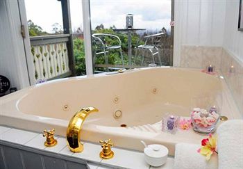 Annie Roe's Luxury Bed & Breakfast - Accommodation Brisbane 7