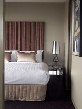 Art Series-The Blackman - Accommodation Brisbane 13