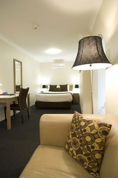 Noah's Mid City Motor Inn - Accommodation Brisbane 2