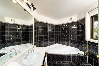 Federation Gardens & Possums Hideaway - Accommodation Brisbane 47