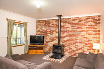 Federation Gardens & Possums Hideaway - Accommodation Brisbane 50