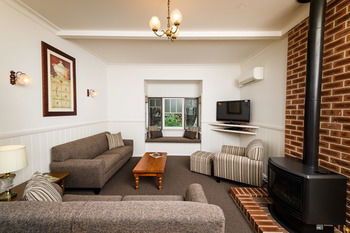 Federation Gardens & Possums Hideaway - Accommodation Brisbane 58