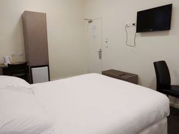 Naughtons Parkville Hotel - Accommodation Brisbane 4