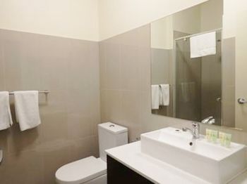 Naughtons Parkville Hotel - Accommodation Brisbane 7