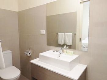 Naughtons Parkville Hotel - Accommodation Brisbane 10