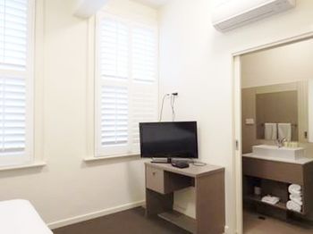Naughtons Parkville Hotel - Accommodation Brisbane 17